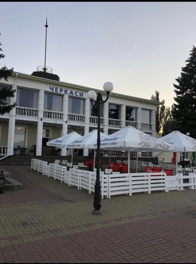 Apartments On Priportovaya,35 Tjerkasy Exteriör bild